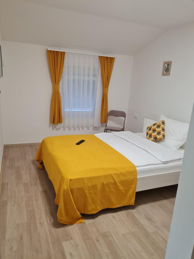 Restoran I Sobe Savic Bed and Breakfast Krnjak Buitenkant foto