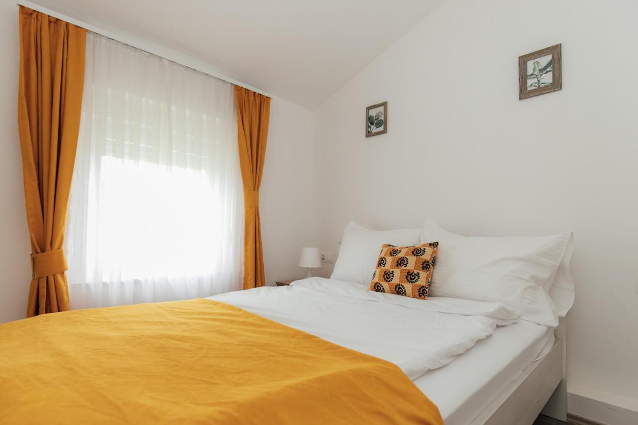 Restoran I Sobe Savic Bed and Breakfast Krnjak Buitenkant foto