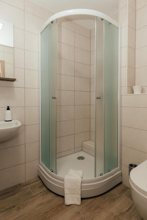 Restoran I Sobe Savic Bed and Breakfast Krnjak Buitenkant foto