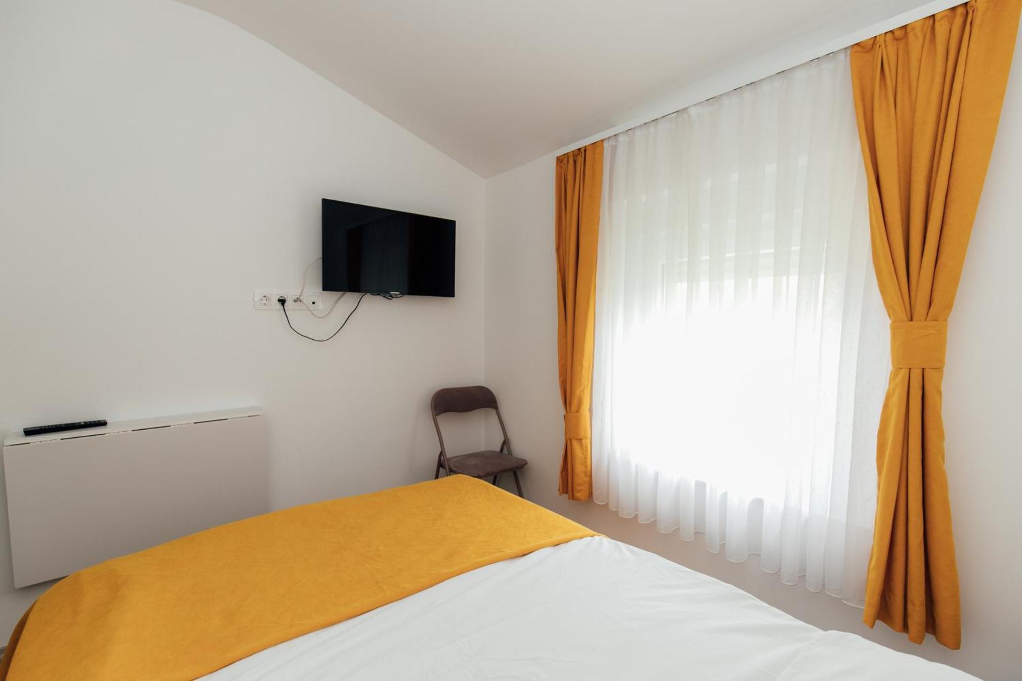 Restoran I Sobe Savic Bed and Breakfast Krnjak Buitenkant foto