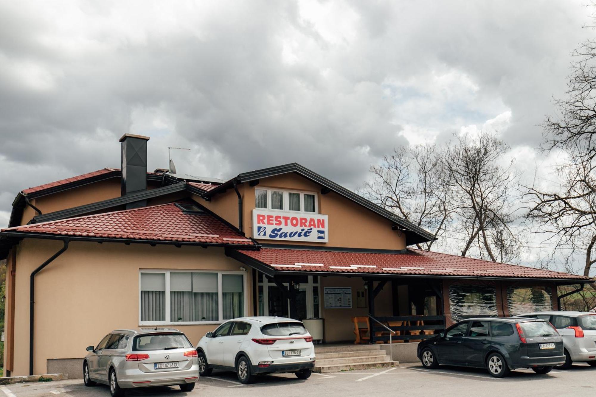 Restoran I Sobe Savic Bed and Breakfast Krnjak Buitenkant foto